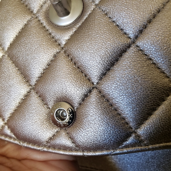 Chanel classic dark gold medium bag - Picture 6 of 16